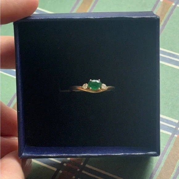 Stone and Strand Emerald Diamond Merge Ring - Picture 4 of 7